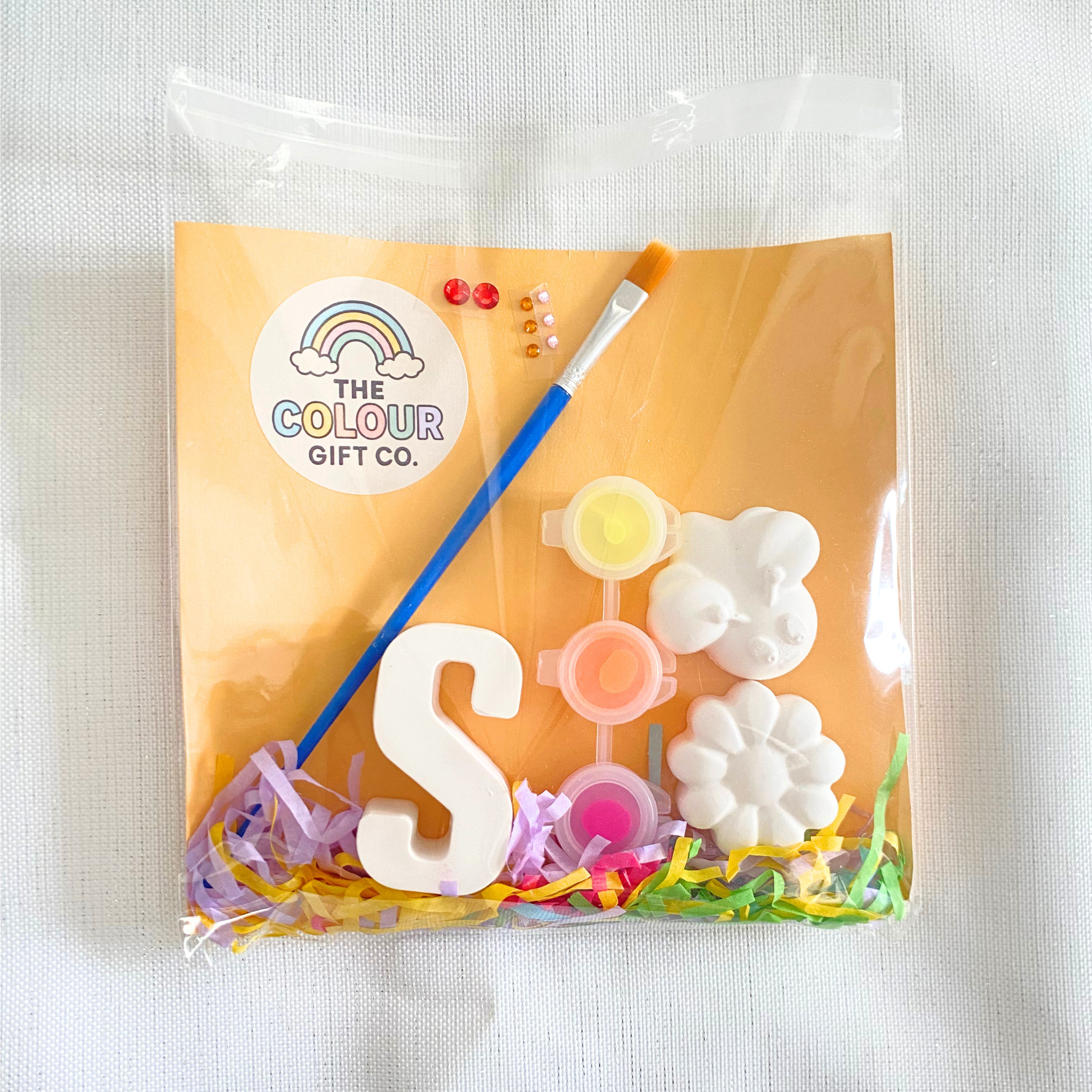 Bee and flower kids craft kit with two moulds, an initial, paints and brush