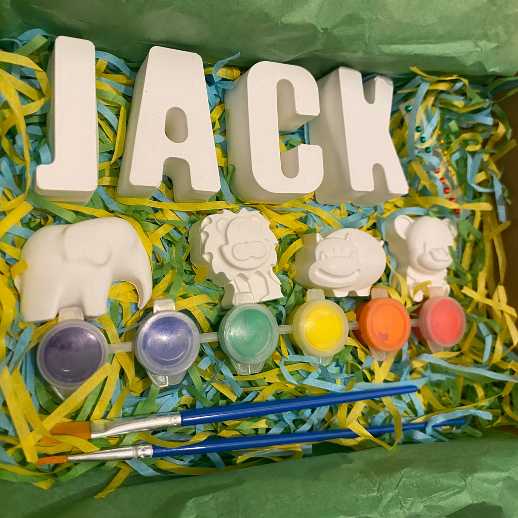 Animal themed DIY paint kit with safari animal moulds and colourful paints